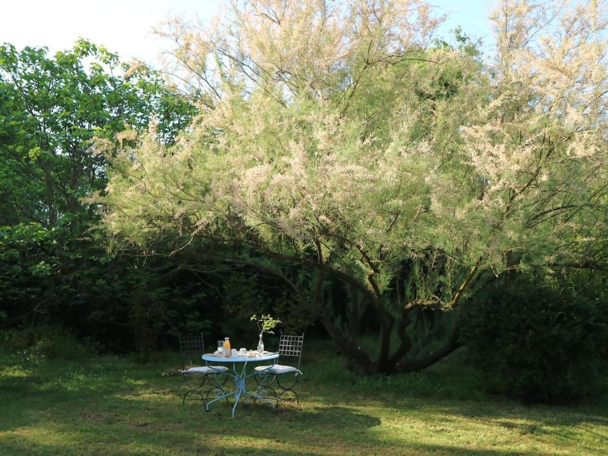 Mas Du Rollier D'hotes Bed & Breakfast *