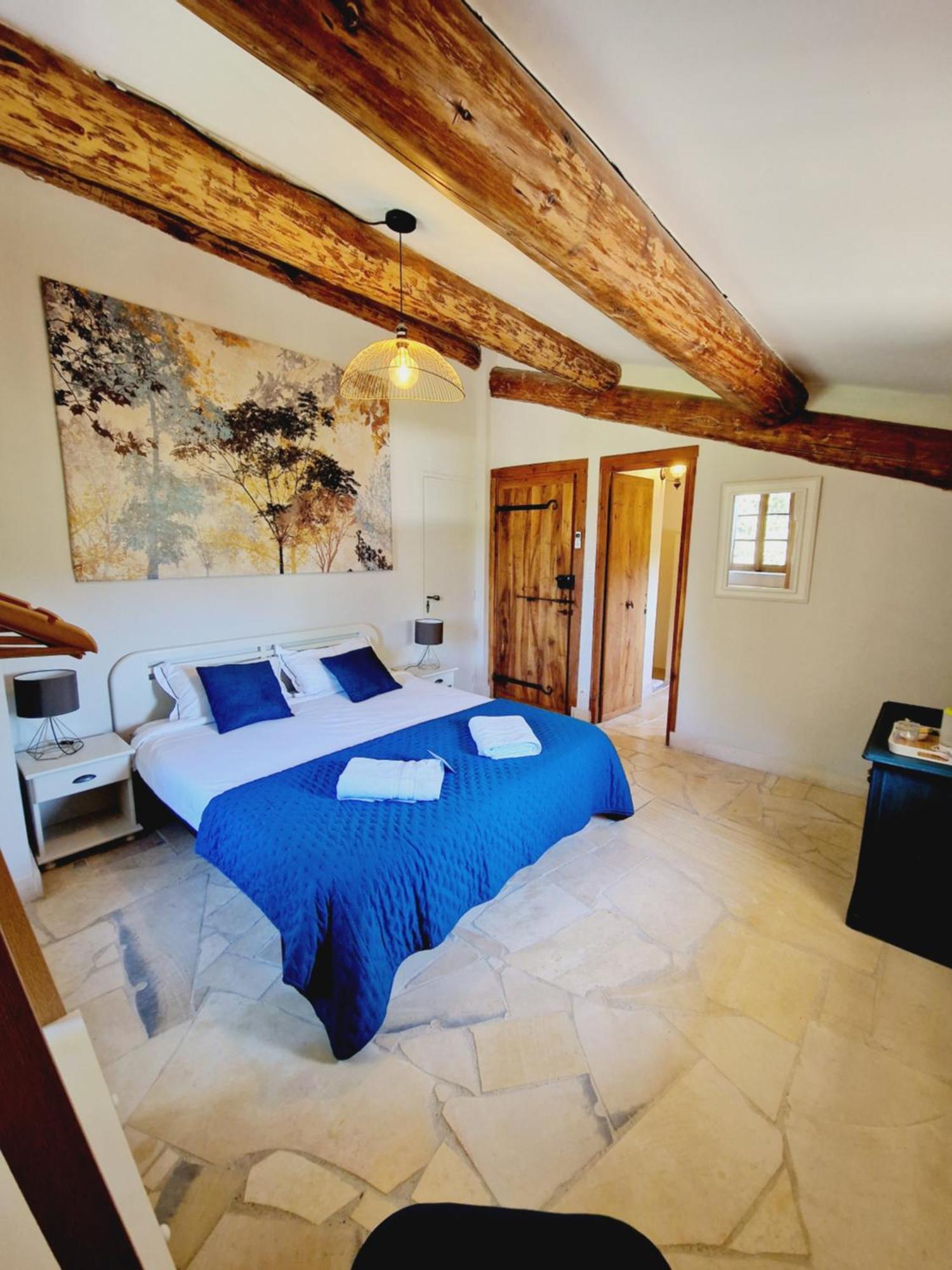 Mas Du Rollier D'hotes Bed & Breakfast *